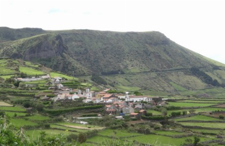 Flores_Dorf Mosteiros
