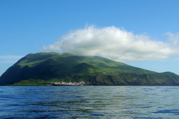 Azoren_Blick auf die Insel Corvo
